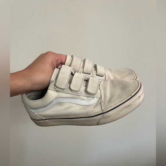 WOMENS VANS 7.5 - Picture 2 of 4